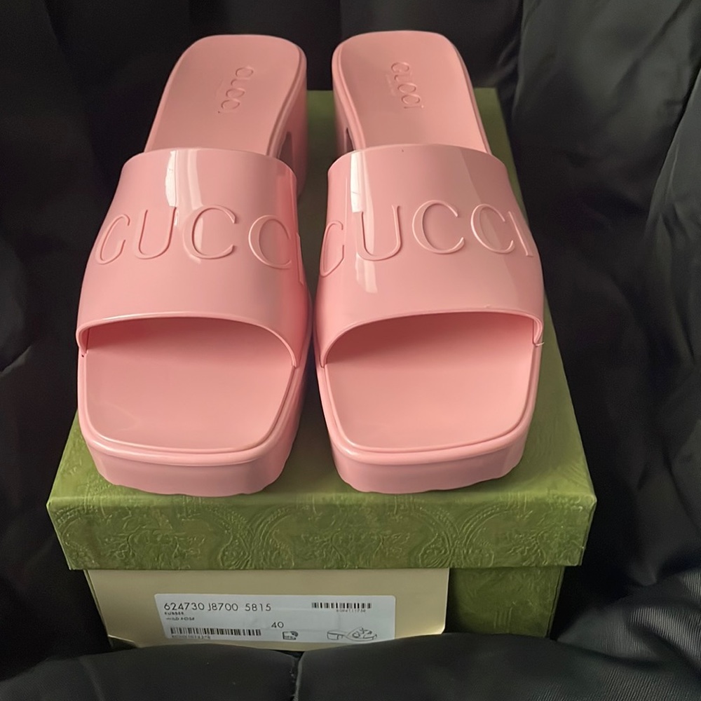 Gucci rubber wild rose women sandals size 40